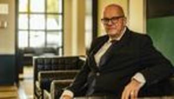 andreas michaelis: kann man aus blut tinte machen?