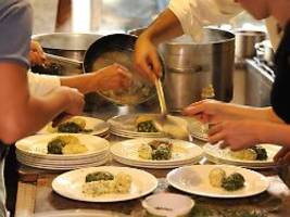 Heißes aus der Berghütte: Allgäuer Knödel-Suppe in drei Varianten