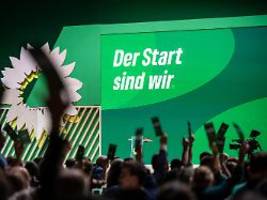 Parteitag kurz nach Ampel-Aus: Grüne starten Aufbruch ins Ungewisse