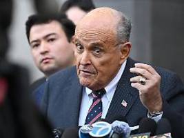 Begleichung von Millionenstrafe: Trumps Ex-Anwalt Giuliani gibt Vermögenswerte ab