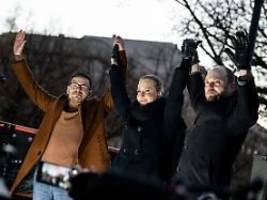 Protest in Berlin: Russische Exil-Opposition fordert Putins Verurteilung