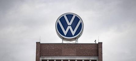 „so ein scheißladen“: in wolfsburg entlädt sich der zorn über die vw-chefs