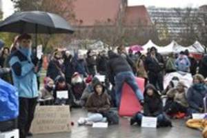 Demo gegen Kürzungen im Sozialbereich: Der Schlafplatz, ein Sechser im Lotto