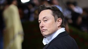 Streit mit Elon Musk - Jeff Bezos weist Anschuldigungen des Tesla-Chefs zur Wahl zurück