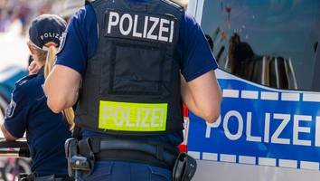 In Pliezhausen - Unbekannter schlägt zwei 14-jährige Mädchen und raubt sie aus