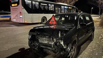 verletzte bei frontalcrash im feierabendverkehr