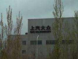 umstrittenes werk verkauft: volkswagen zieht sich aus uiguren-region xinjiang zurück