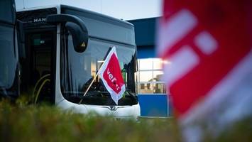 streik der busfahrer: kundgebung von verdi in bad segeberg