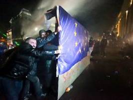 proteste nach eu-absage: polizei in georgien geht brutal gegen demonstrierende vor