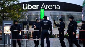 uber arena: racial profiling bei alba spiel?