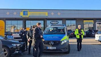 mann sticht frau auf edeka-parkplatz in den hals