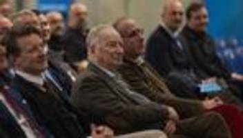 wahlkampf: afd-mitgründer gauland auf landesliste in sachsen gewählt