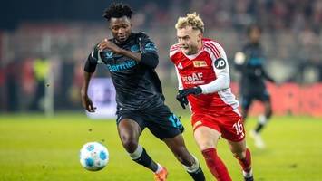 trimmel versucht sich als maurer, tornado hollerbach wirbelt