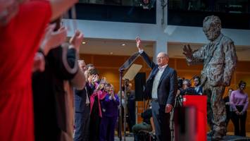 Partei plant „Wahlsieg“ - Bei SPD-Konferenz schwebt ein Gespenst über Scholz – der blendet die Realität einfach aus