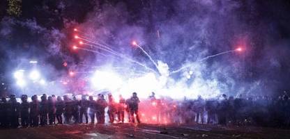 wieder demonstrationen und erneute polizeigewalt in georgien