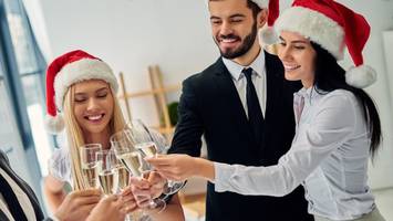 Experten-Tipps für das Fest - Knigge-Regeln für die Weihnachtsfeier