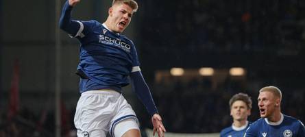 er hat sein glück in einer stadt gefunden, die es angeblich gar nicht gibt