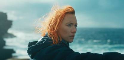 »the outrun«: nora fingscheidt präsentiert ein eindringliches alkoholikerinnen-drama mit saoirse ronan