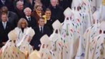 nach wiedereröffnung: pariser erzbischof hält erste messe in notre-dame