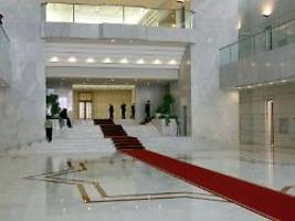 zeitgleich vorstöße in nordosten: islamisten dringen in präsidentenpalast ein