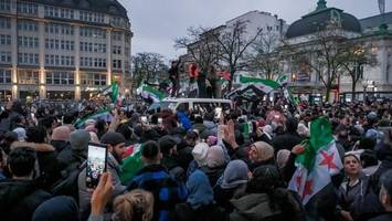 demos in hamburg nach sturz von syriens machthaber assad