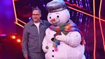 weltstar steckt im schneemann - nach "the masked singer"-enthüllung sind fans baff: "wahnsinn, dass der da mitmacht"
