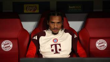 ungewisse zukunft des stürmers - dass sané bei bayern keine priorität mehr hat, spricht vereinsboss nun offen aus