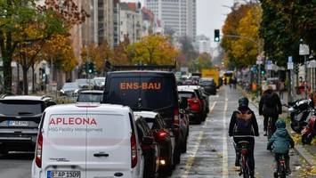 Radweg in Berliner Kantstraße: Wieso es weiter keine Lösung gibt