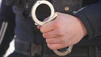 polizisten bei festnahme von drogendealer verletzt