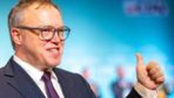 cdu thüringen: ministerpräsident mario voigt bleibt thüringer cdu-chef