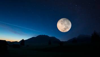 Große Mondwende steht bevor - Astronomie-Spezialist sagt, wann Sie höchsten Vollmond seit 75 Jahren sehen können