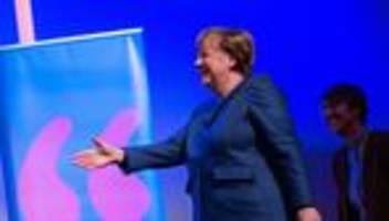 frühere bundeskanzlerin: angela merkel: früher war der hosenanzug ein politikum
