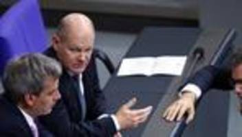 Vertrauensfrage im Bundestag: Scholz wirbt mit Mindestlohnanhebung und Mehrwertsteuersenkung für Wiederwahl