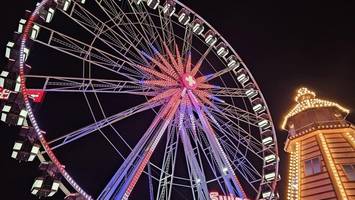 Knall am Riesenrad – Gondel mit Fahrgästen soll sich gelöst haben