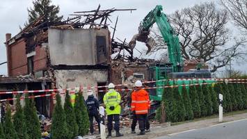 Brandruine abgerissen – das Haus birgt ein dunkles Geheimnis