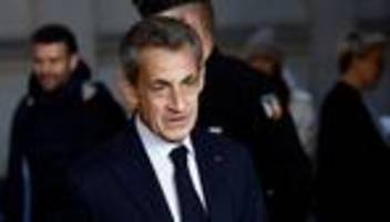 Nicolas Sarkozy: Frankreichs Ex-Präsident Sarkozy muss elektronische Fußfessel tragen