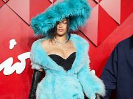 Mariah signiert meine Titte: Rihanna jubelt über ein besonderes Autogramm