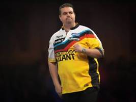 Nach 1:3 gegen Außenseiter raus: Deutsche Darts-Hoffnung Clemens fliegt krachend aus der WM