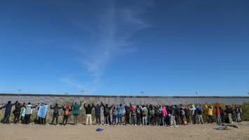 Chaos an US-Grenze zu Mexiko - Falsche Gerüchte locken Hunderte Migranten an