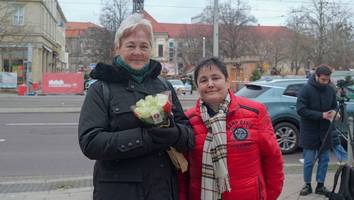 Nach Todesfahrt auf Weihnachtsmarkt - „Dass die sich noch hertrauen“, sagt Magdeburgerin wütend beim Scholz-Besuch