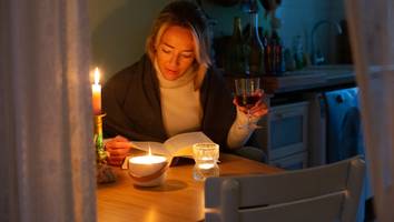 strompreis bei 660 euro - dunkelflaute: erneuerbare energien lieferten nicht – strom kostete 600 euro