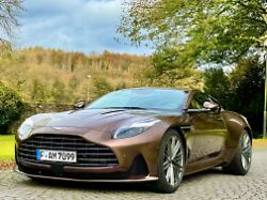 Brite mit Stil und V8: Ausfahrt mit noblem Aston Martin DB12 - feiner Bollerwagen