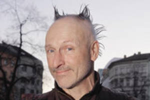 künstler mike spike froidl über punk: „das ziellose, das ist doch punk“