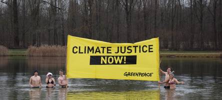 greenpeace-aktion im kuhsee: appell an die bundespolitik