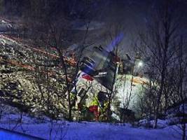 Drei Tote, mehrere Verletzte: Bus mit Touristen verunglückt in Norwegen