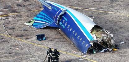 Flugzeugabsturz in Kasachstan: Kreml wehrt sich gegen Spekulationen über Schuld