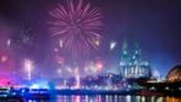 polizeipräsenz: silvester-großeinsatz - kein hinweis auf konkrete gefahr