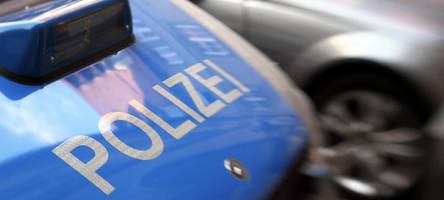 Polizei nimmt Mann mit Messer fest