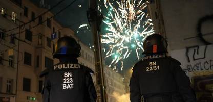 Erste Bilanz der Silvesternacht: Mindestens fünf Menschen sterben durch Feuerwerkskörper