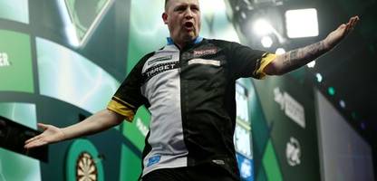 Darts-WM 2025: Chris Dobey gewinnt gegen seine Nervosität – und Gerwyn Price